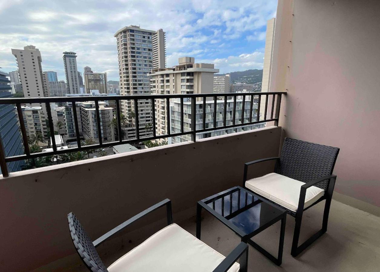 1414- Heart Of Waikiki With Kitchen - Free Parking - City View هونولولو المظهر الخارجي الصورة