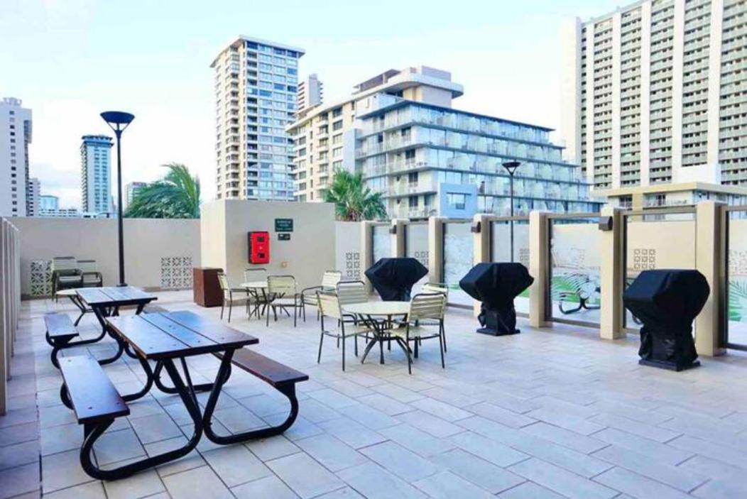 1414- Heart Of Waikiki With Kitchen - Free Parking - City View هونولولو المظهر الخارجي الصورة